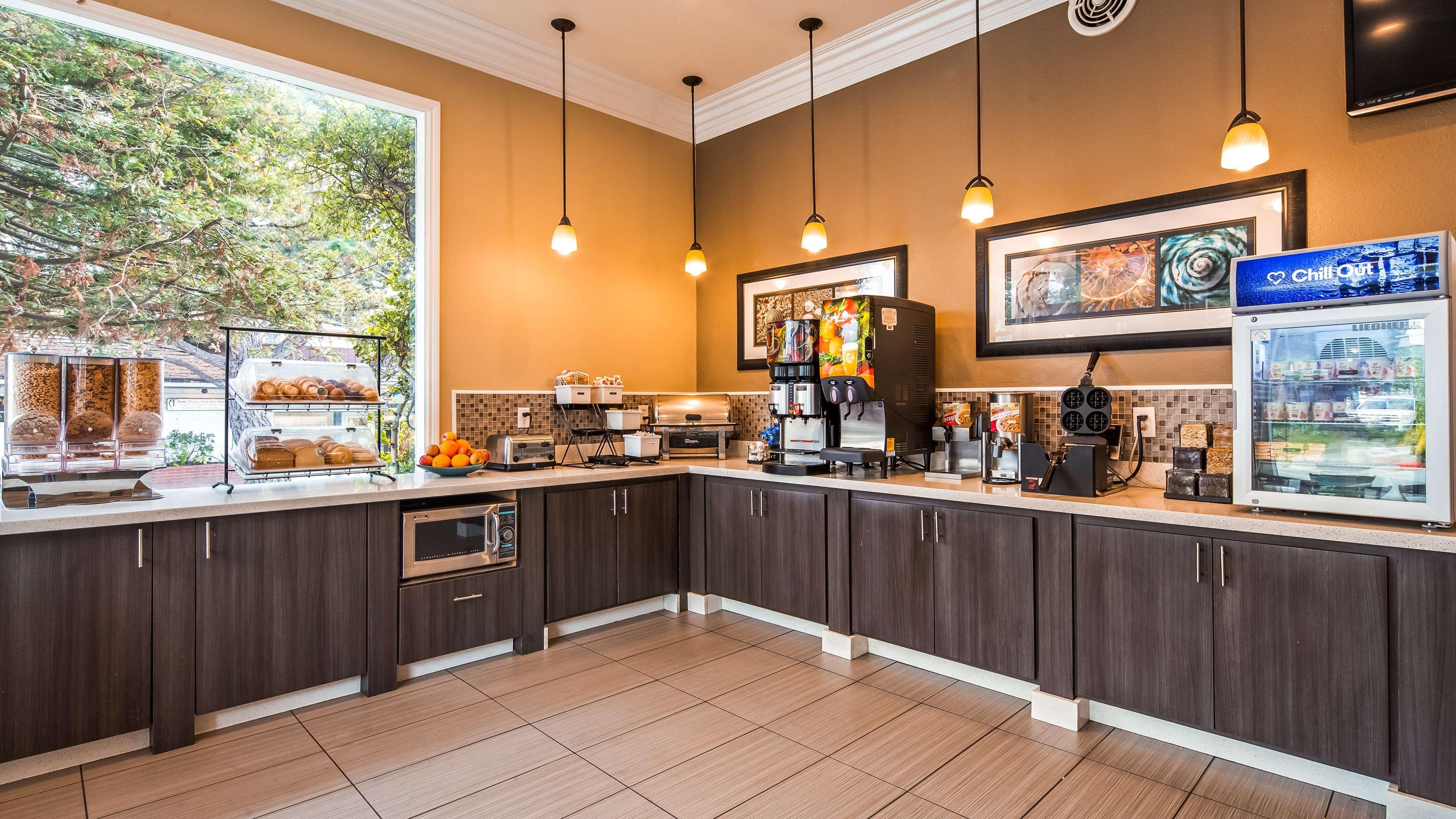 Best Western Carmel'S Town House Lodge מראה חיצוני תמונה