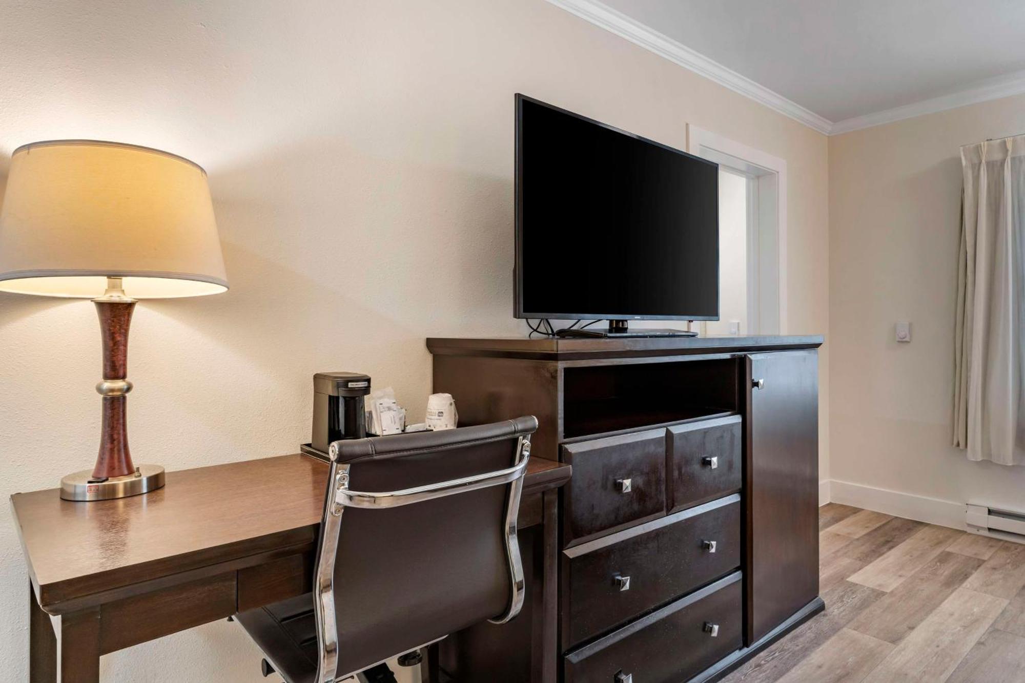 Best Western Carmel'S Town House Lodge מראה חיצוני תמונה