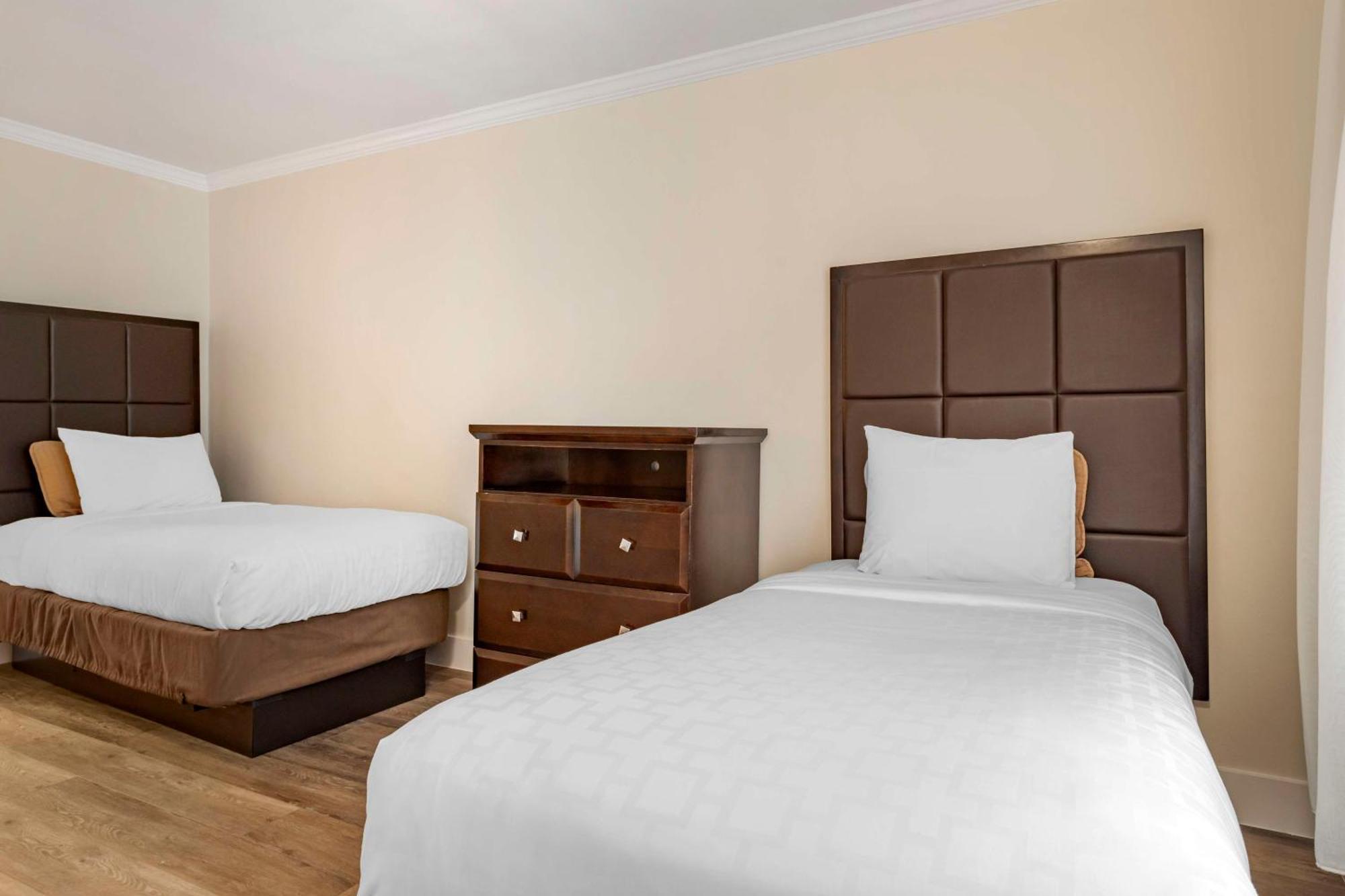 Best Western Carmel'S Town House Lodge מראה חיצוני תמונה