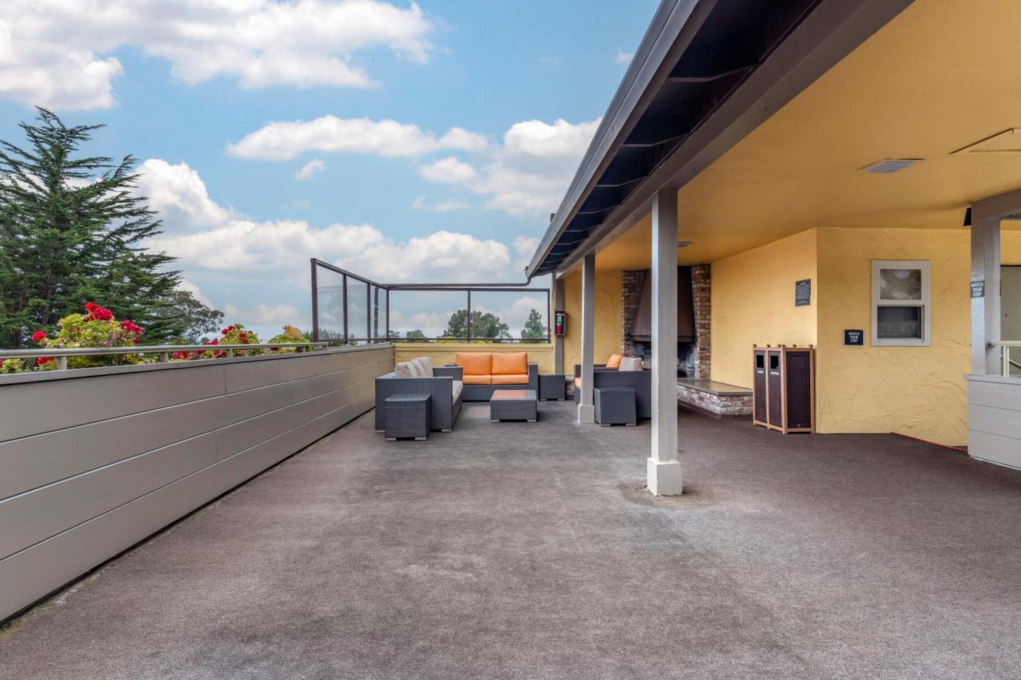 Best Western Carmel'S Town House Lodge מראה חיצוני תמונה