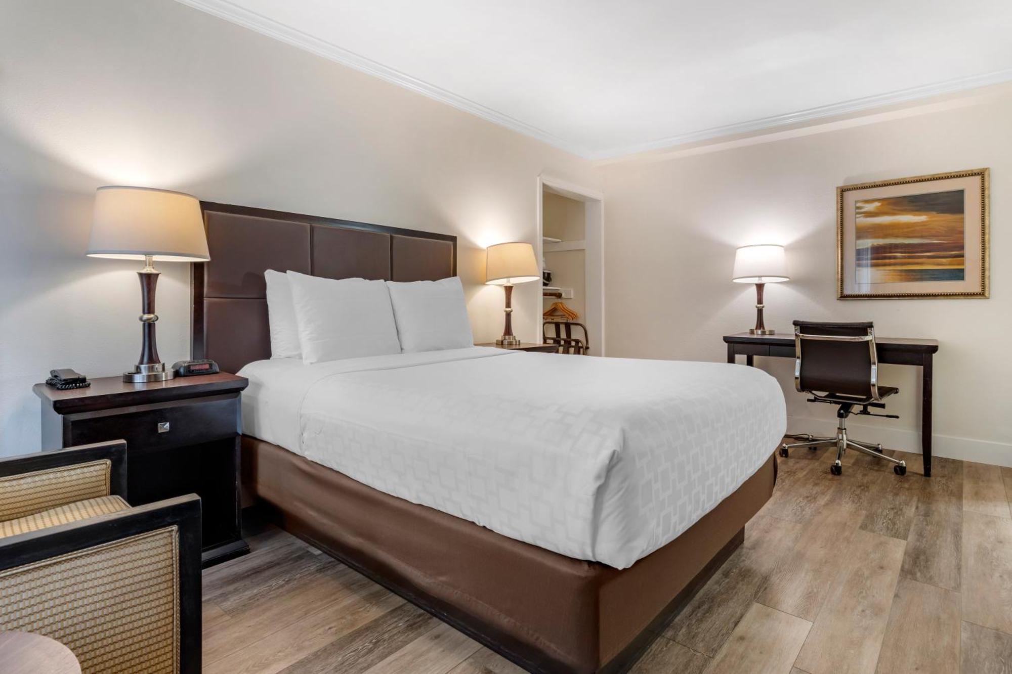 Best Western Carmel'S Town House Lodge מראה חיצוני תמונה