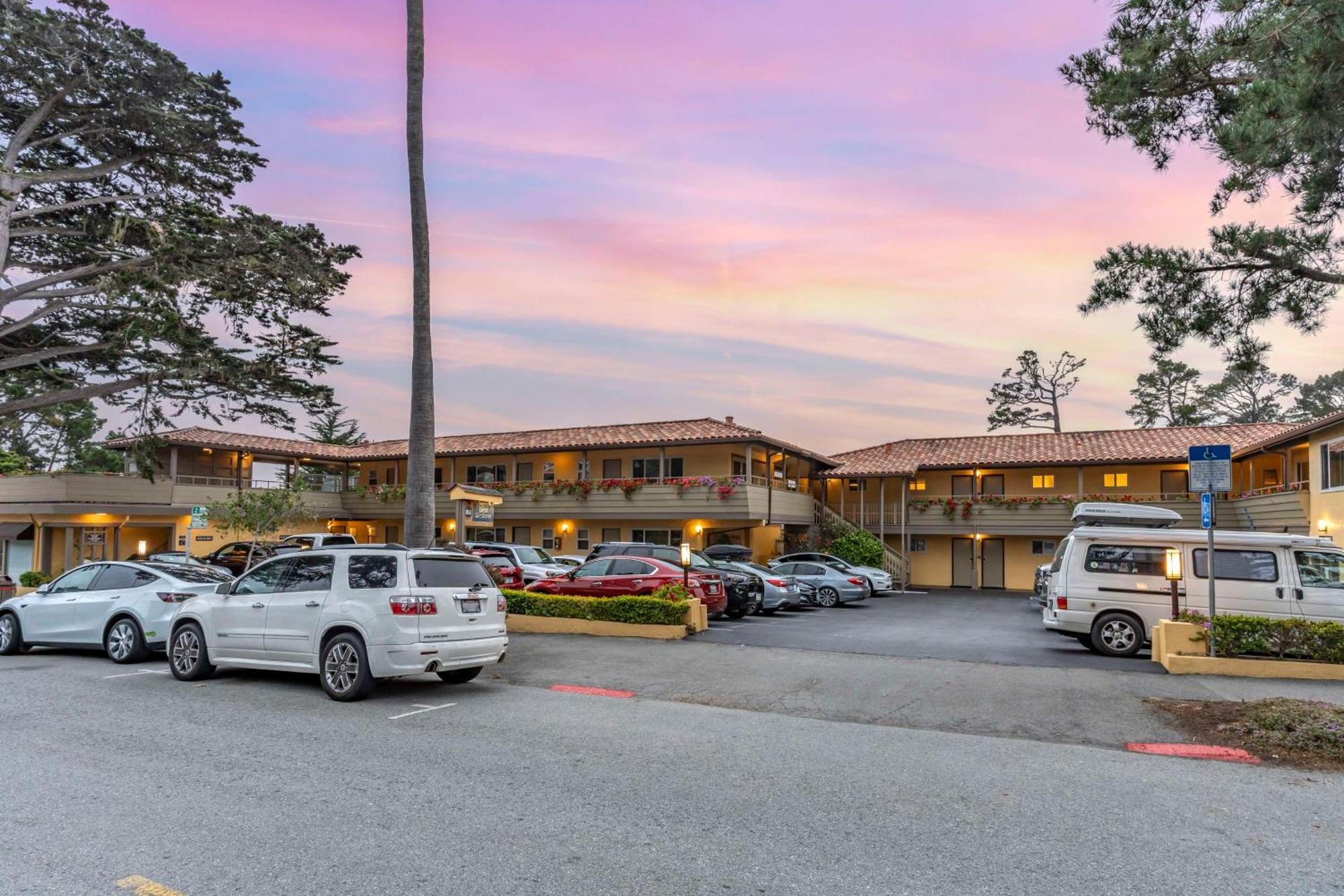 Best Western Carmel'S Town House Lodge מראה חיצוני תמונה
