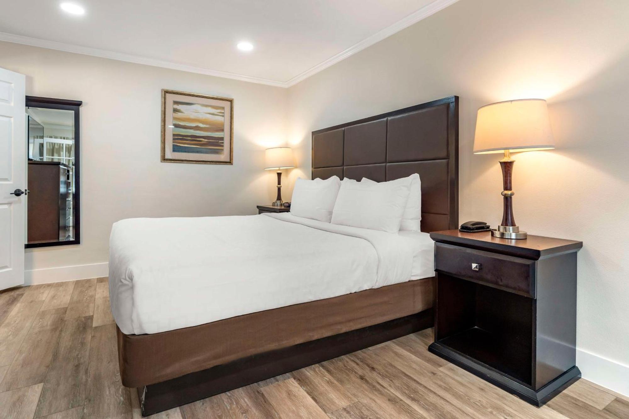 Best Western Carmel'S Town House Lodge מראה חיצוני תמונה