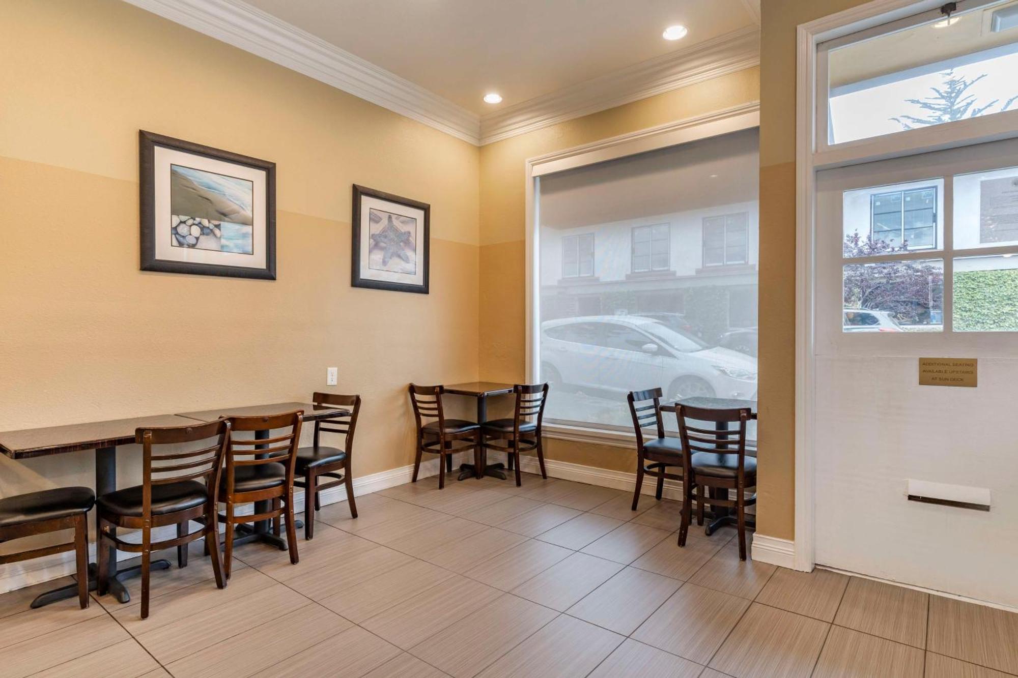 Best Western Carmel'S Town House Lodge מראה חיצוני תמונה